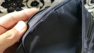 コルサ 表面破れ補修 before