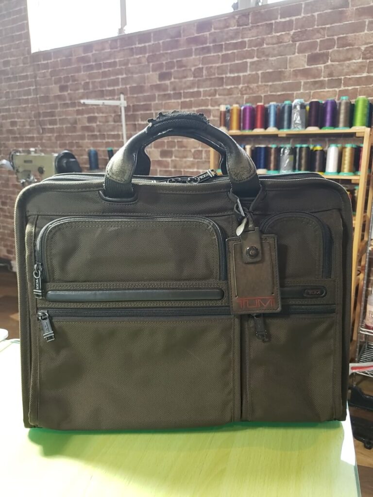 コルサ　トゥミ　バッグ修理　カルテ