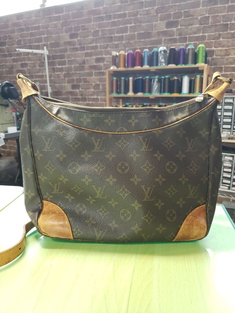 コルサ　ルイヴィトン　ブローニュ　修理　カルテ