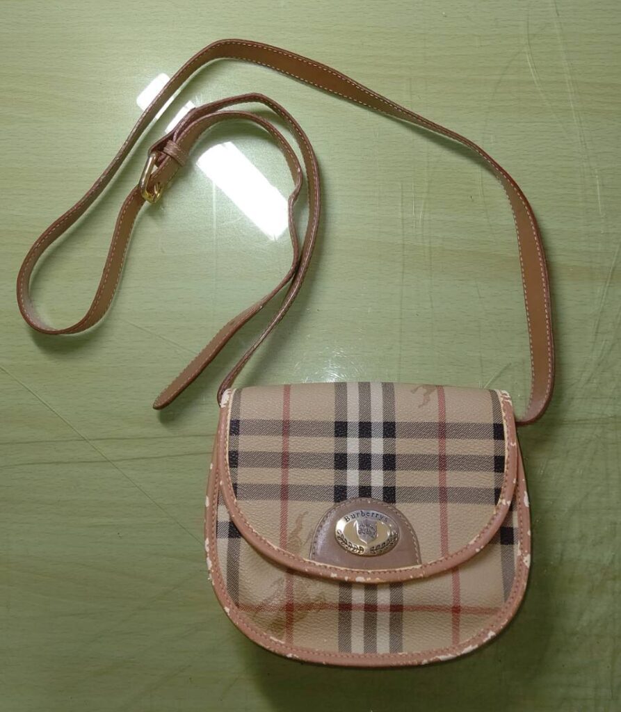 コルサ　バーバリー　ショルダーベルト　パイピング交換　カルテ