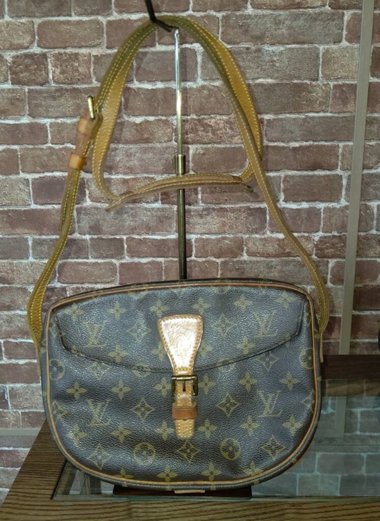 コルサ　ルイヴィトン　内装交換