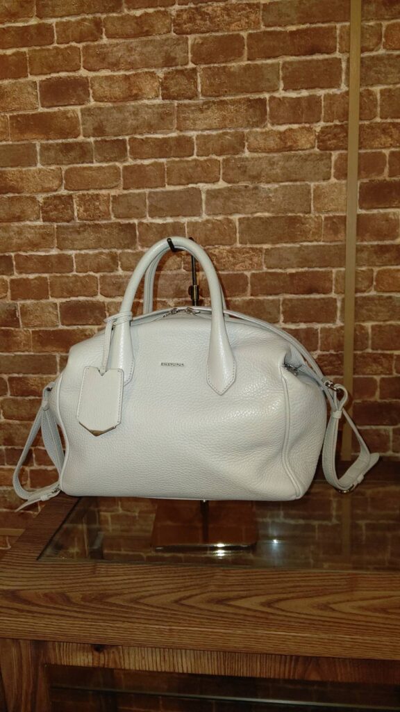 コルサ　バレンシアガ　レザーパーツ交換