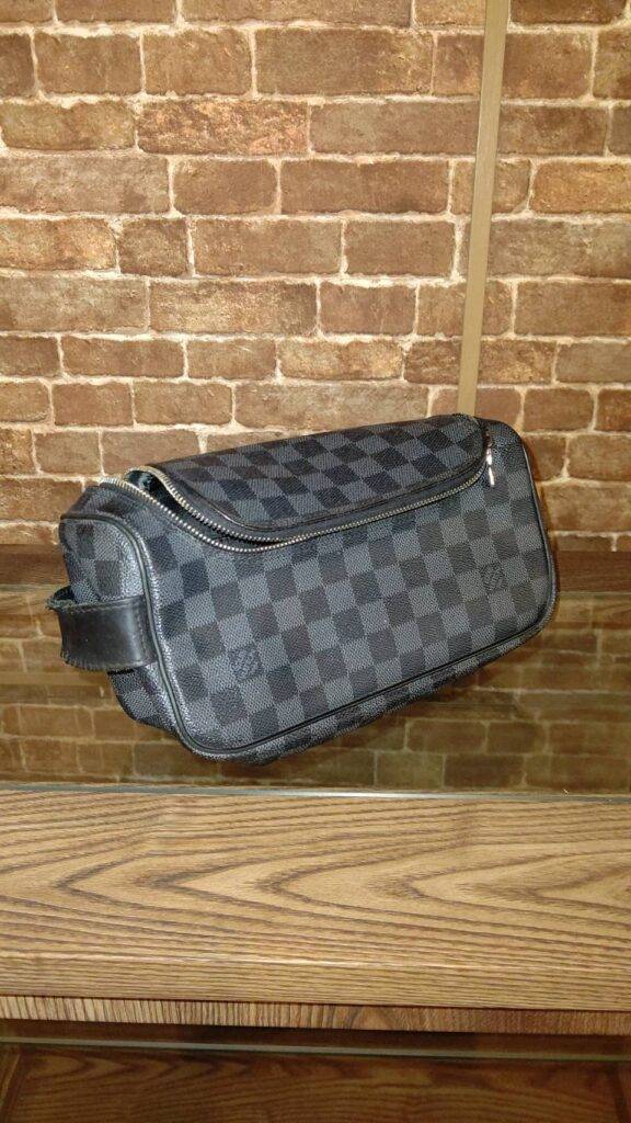 コルサ　ルイヴィトン　トワレポーチ修理