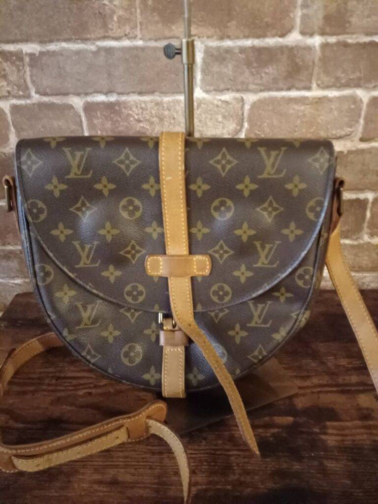 ルイヴィトン　シャンティ　ファスナーポケット生地交換