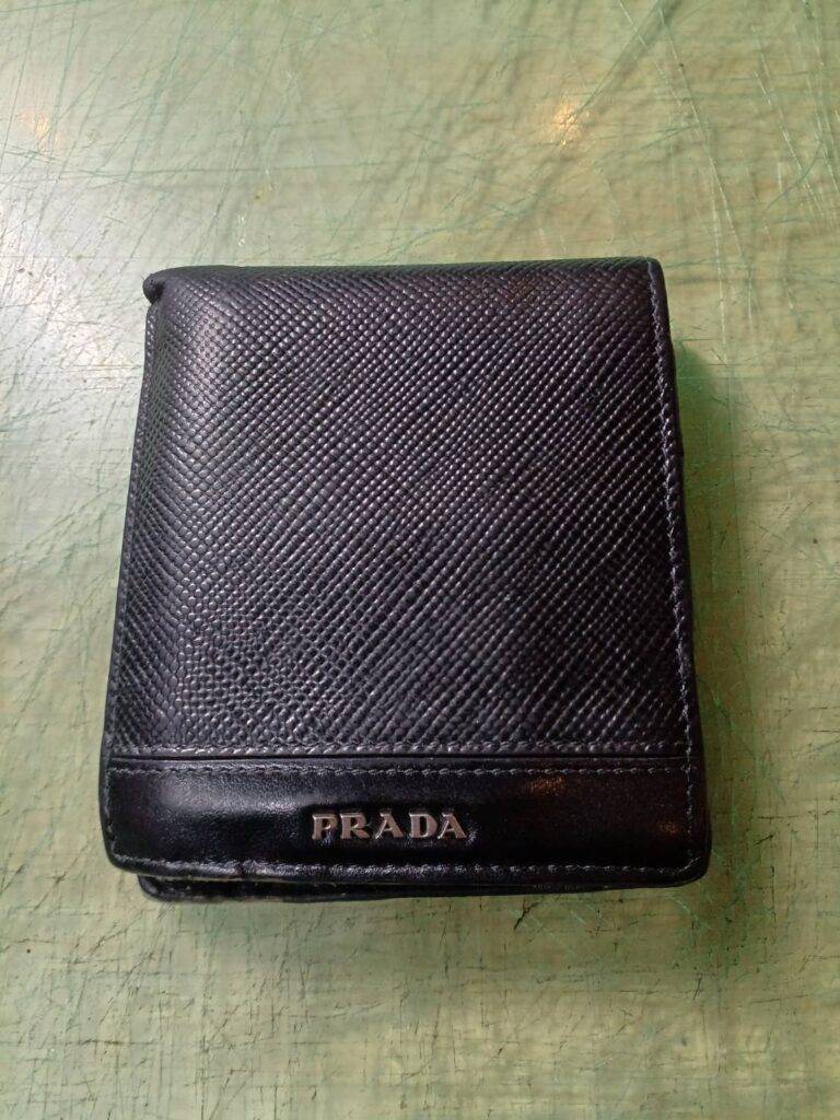 プラダ　財布　小銭生地交換