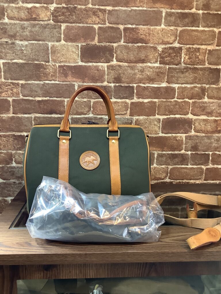 ハンティングワールド　表面生地交換　2024-3/16