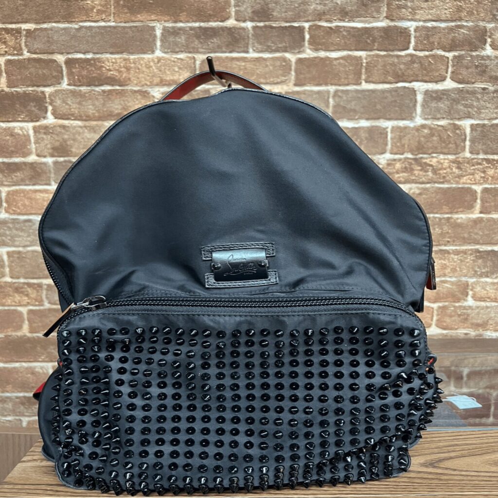 クリスチャンルブタン　修理事例　2025　9/10