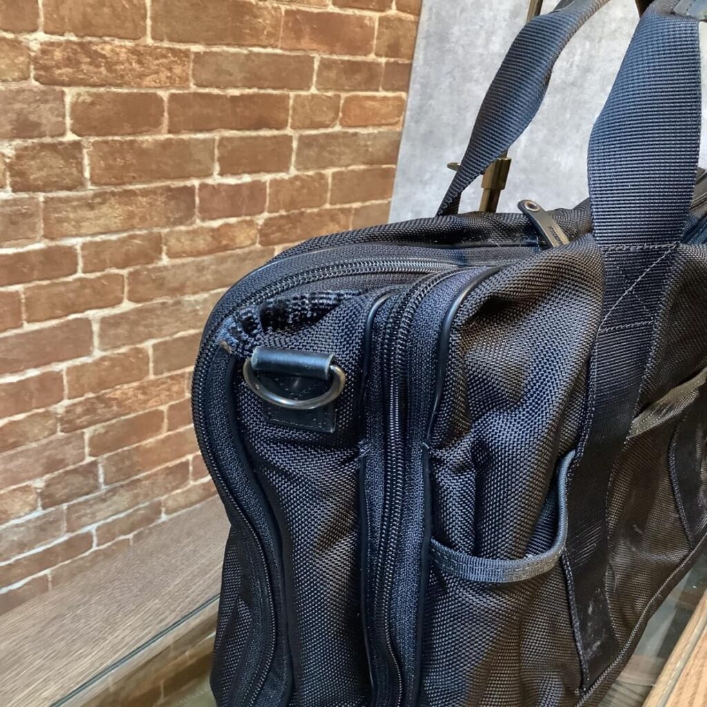 ポーター　破れ補修　202512/4